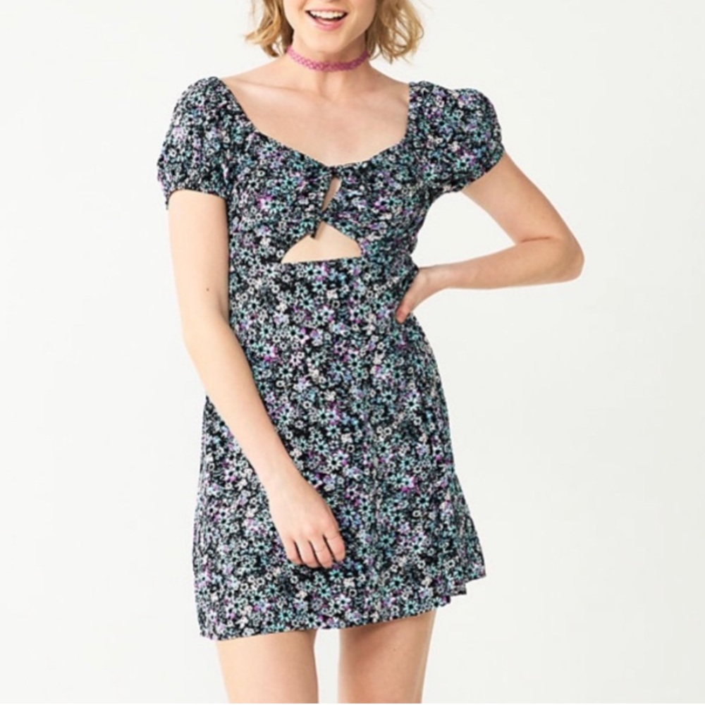 🆕 SO Front-Tie Keyhole Cutout Fit & Flare Purple Floral Mini Dress, Size XXL